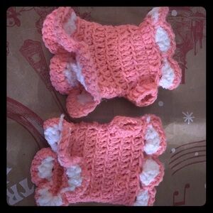 Fingerless knit gloves